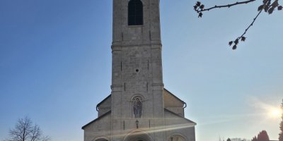 Питомци 40. и 41. класе СШУП у посети сремскокаменичкој цркви