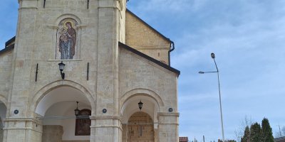 Литургија у цркви рођења Пресвете Богородице у Сремској Каменици